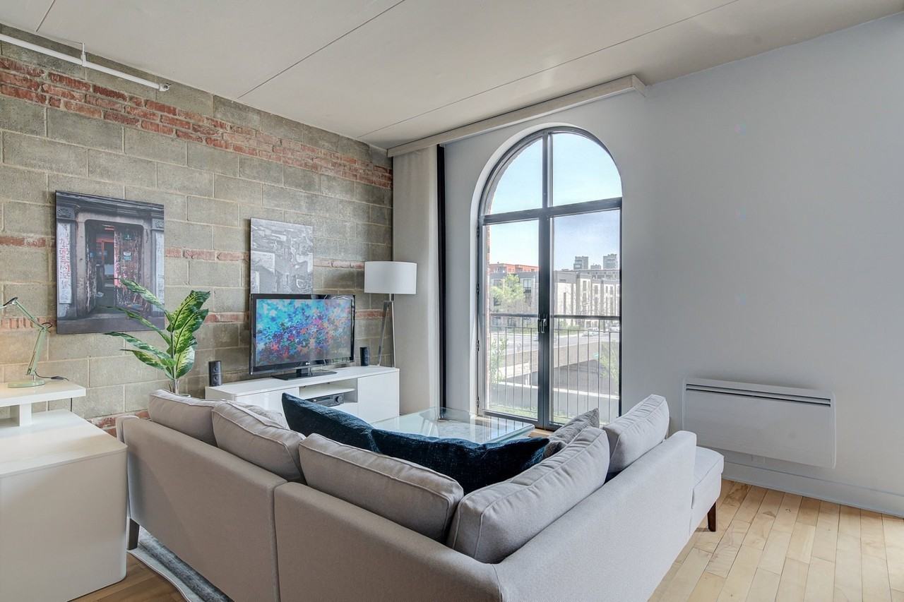 969 Rue Saint-Timothée - Photo 4 of 16