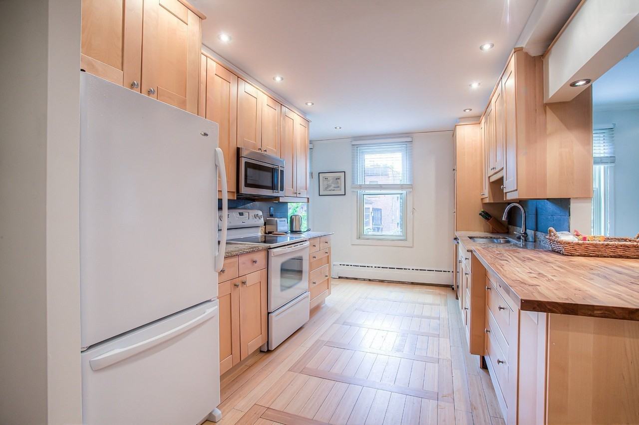 455 Av Argyle - Photo 3 of 20