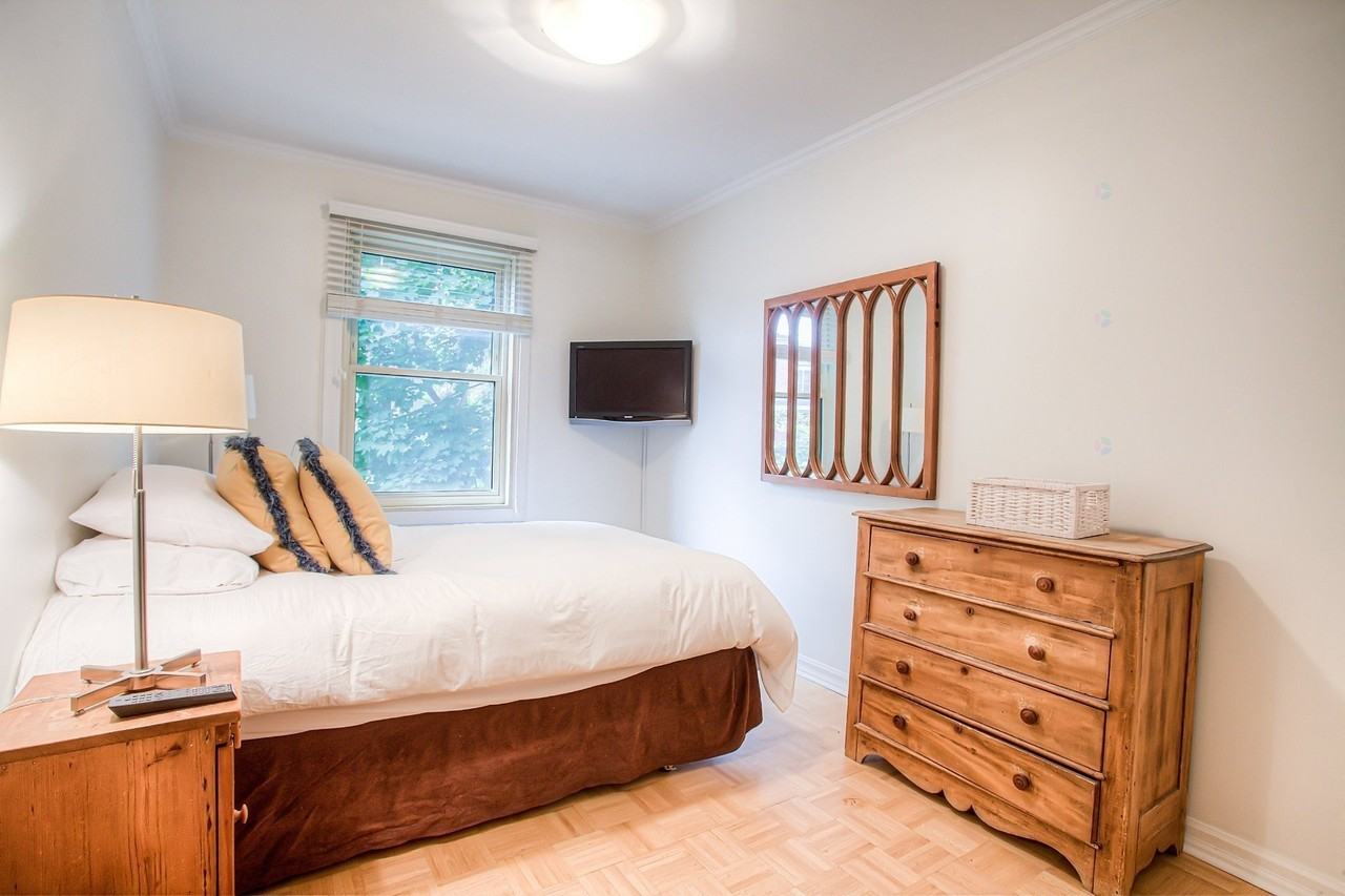 455 Av Argyle - Photo 6 of 20