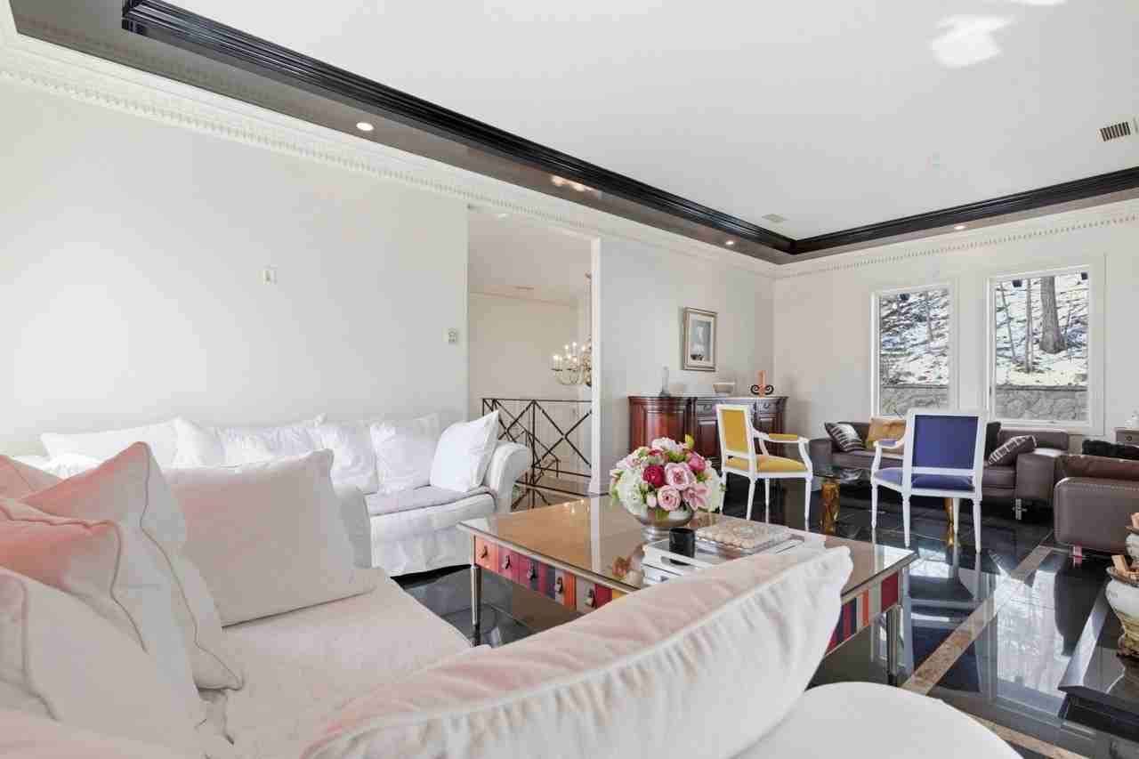 12 Av Sunnyside - Photo 3 of 18