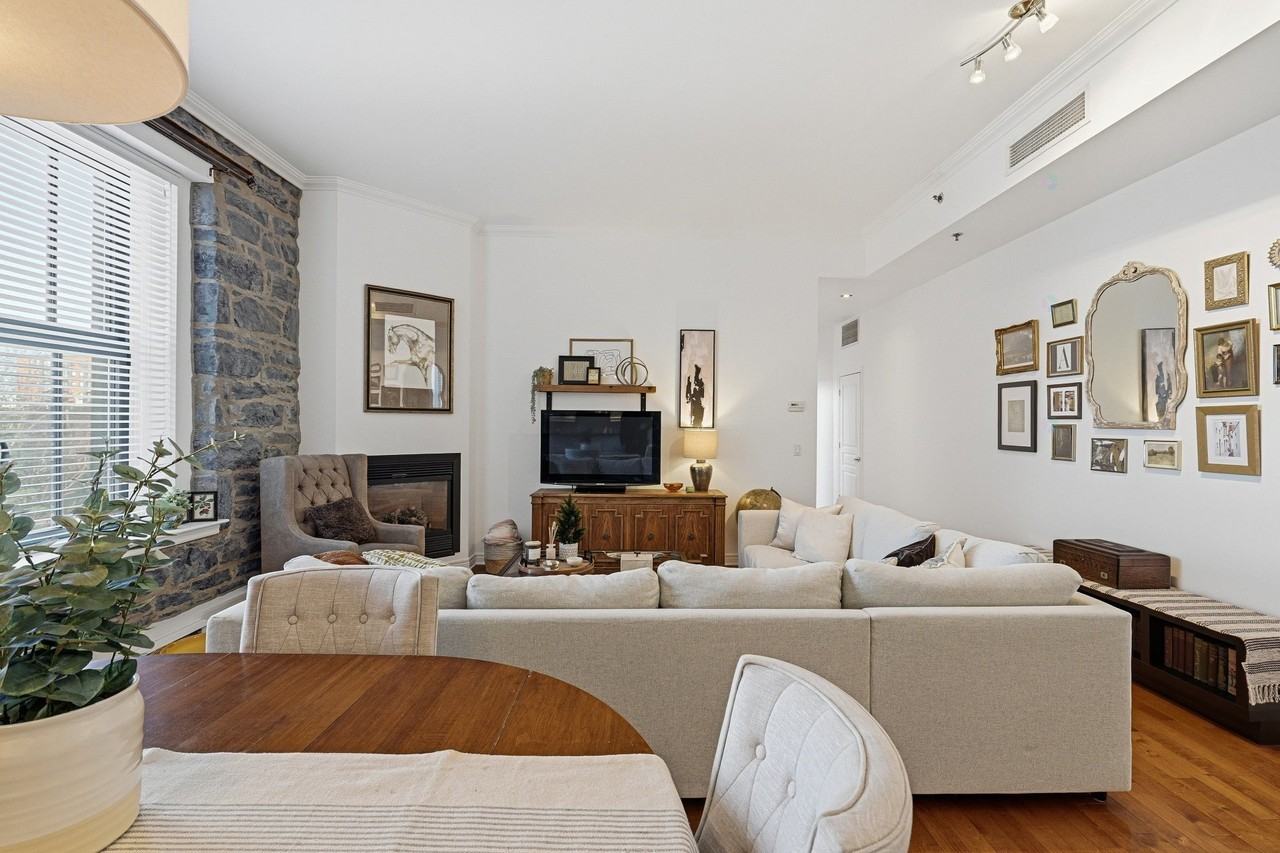 4361 Boul Décarie - Photo 3 of 28