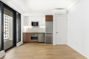 2060 Rue Peel - Photo 1 of 1