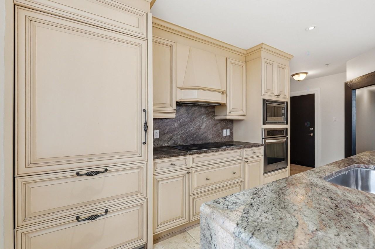 550 Boul De La Côte-Vertu - Photo 2 of 36