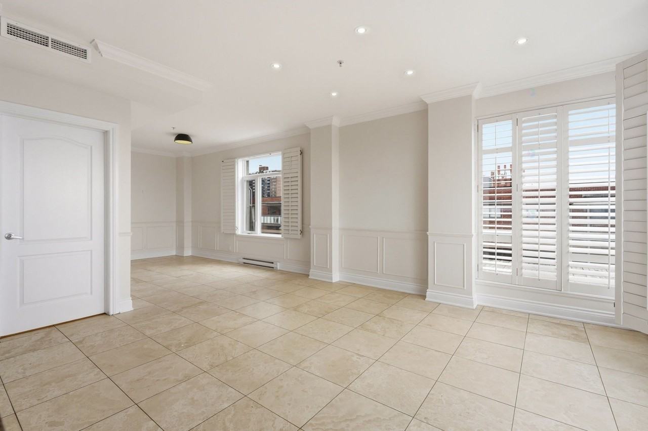 550 Boul De La Côte-Vertu - Photo 4 of 36