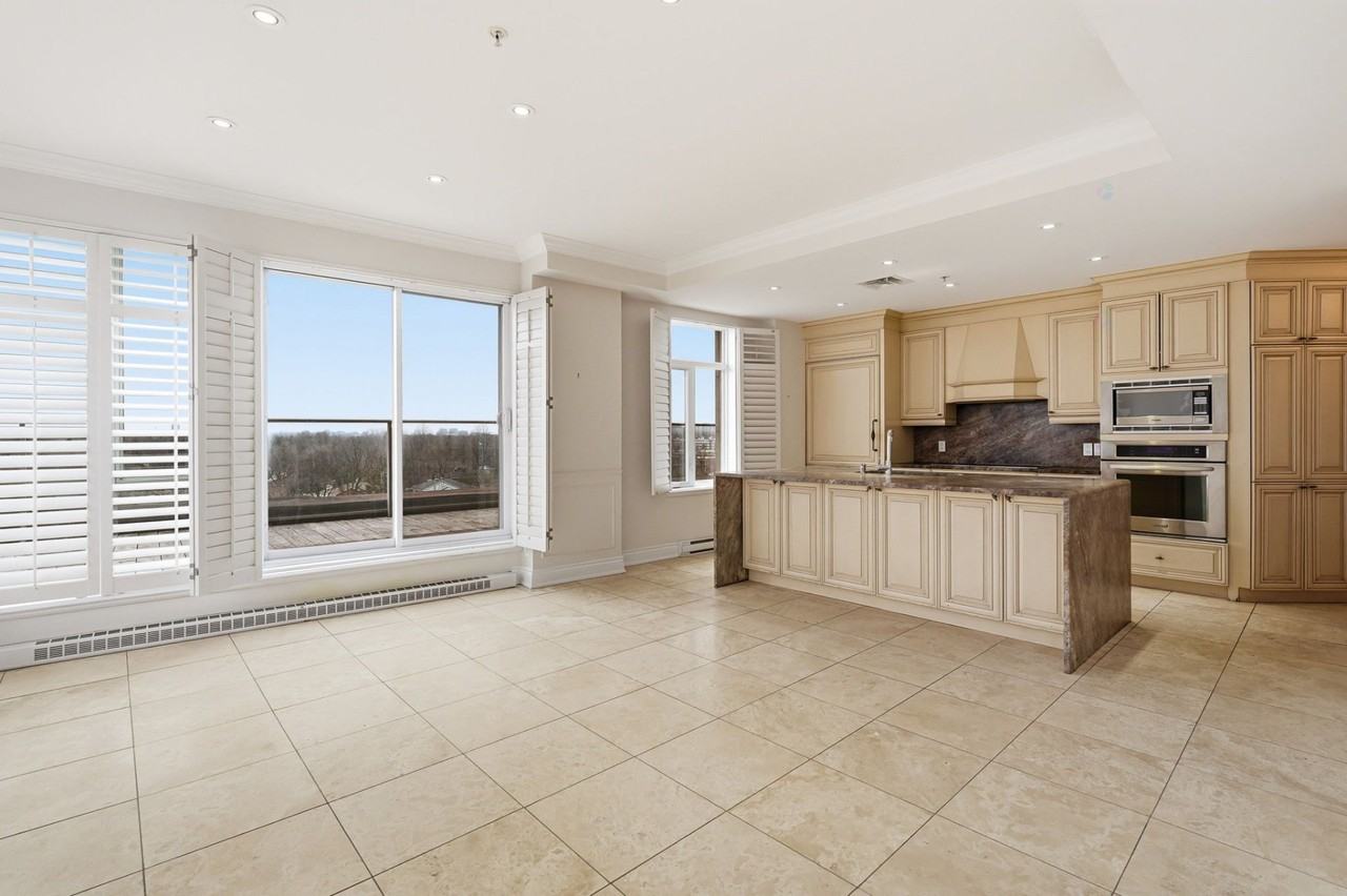 550 Boul De La Côte-Vertu - Photo 5 of 36