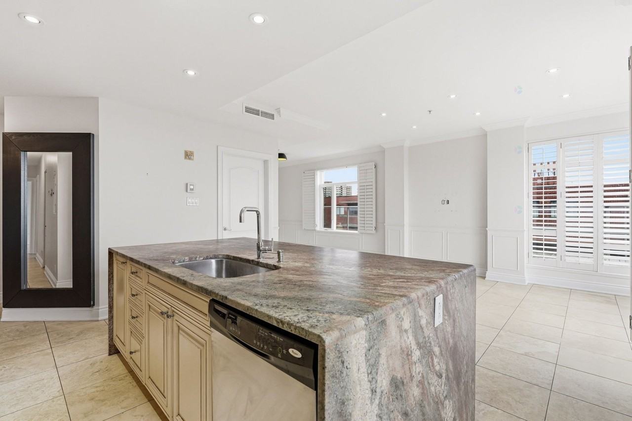 550 Boul De La Côte-Vertu - Photo 7 of 36