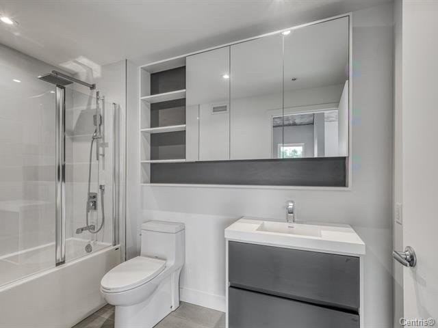 9290 Av. Dubuisson 212 - Photo 3 of 8