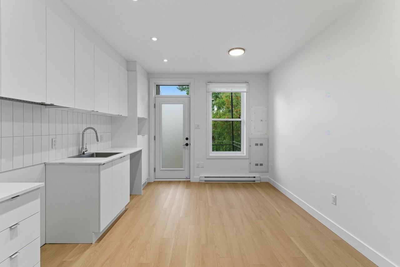 6868 Rue De Normanville - Photo 6 of 12