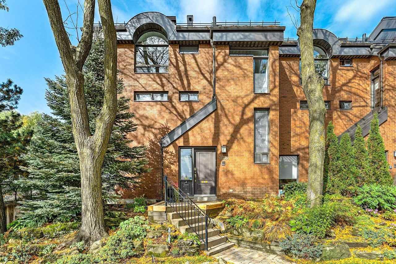 3035 Le Boulevard - Photo 2 of 26