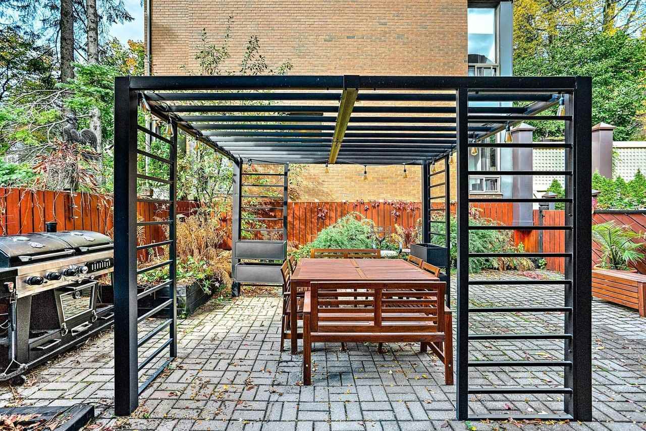 3035 Le Boulevard - Photo 3 of 26