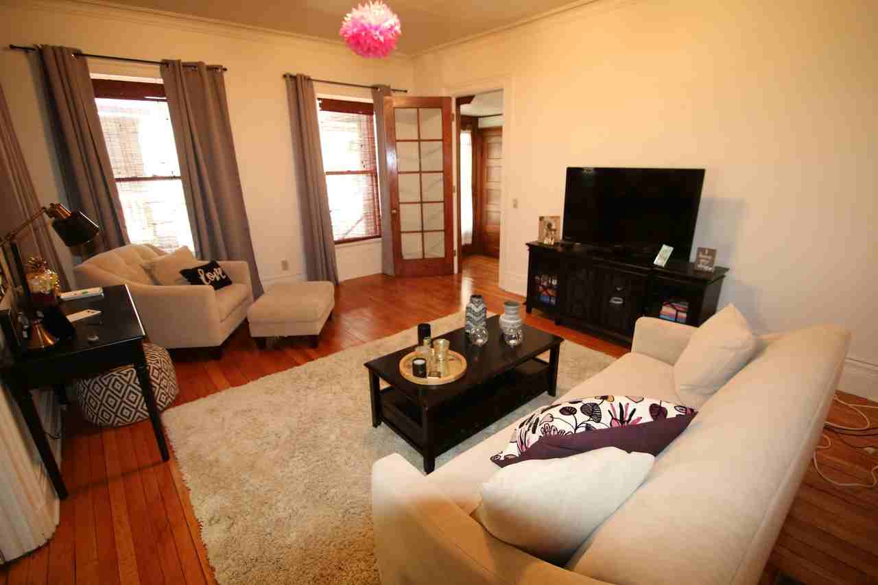 356 Oxford St - Photo 2 of 3