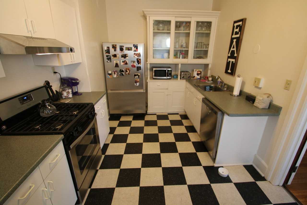 356 Oxford St - Photo 3 of 3