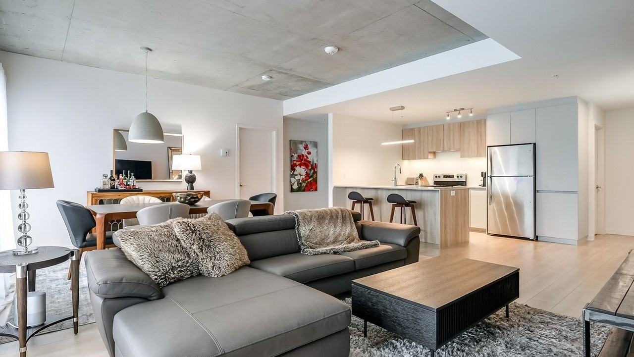 625 Av De L'équinoxe - Photo 3 of 33