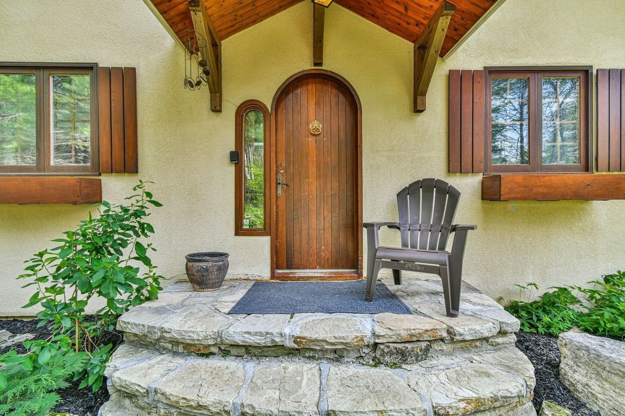 950 Rue Des Pins - Photo 6 of 50