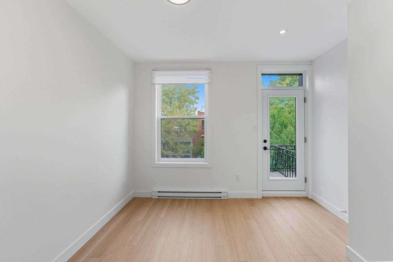 6872 Rue De Normanville - Photo 7 of 12