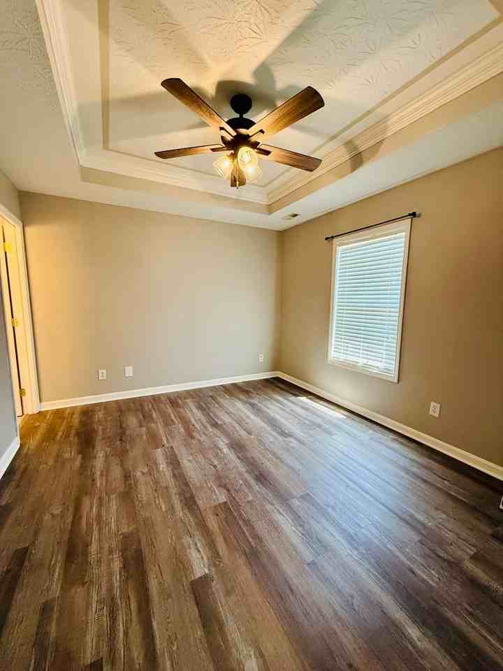 137 Stone Creek Ct - Photo 4 of 11