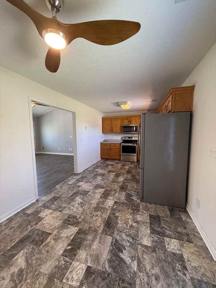 137 Stone Creek Ct - Photo 5 of 11