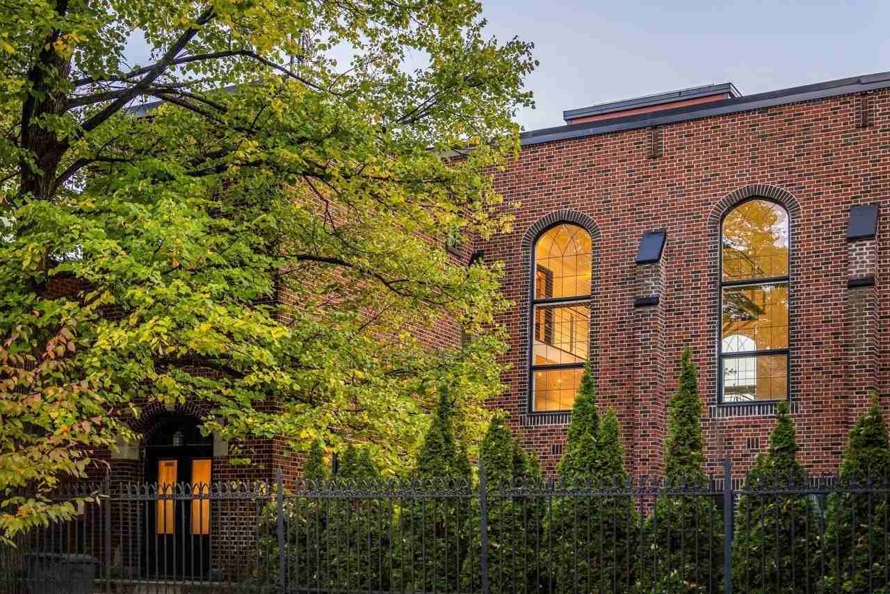 5450 4e Avenue - Photo 4 of 50