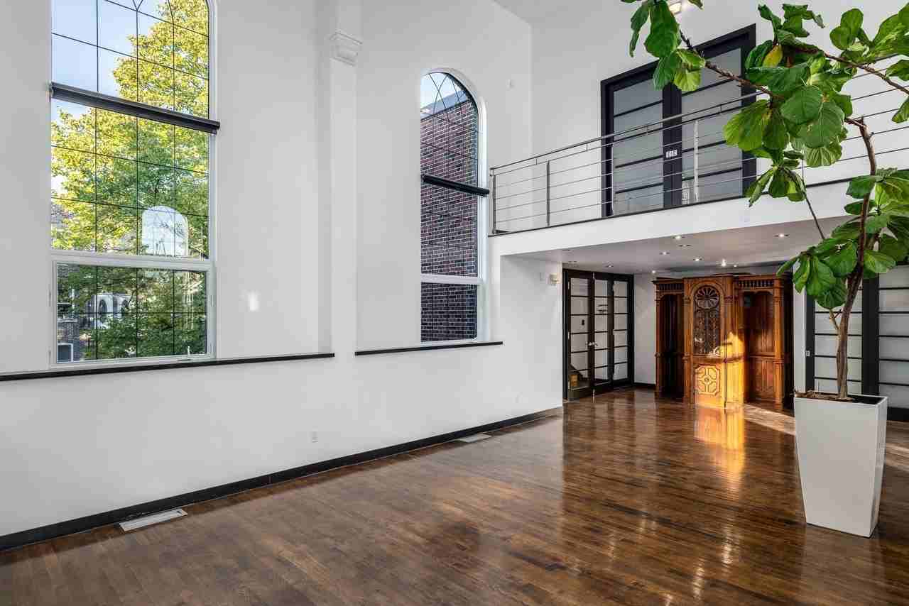 5450 4e Avenue - Photo 6 of 50