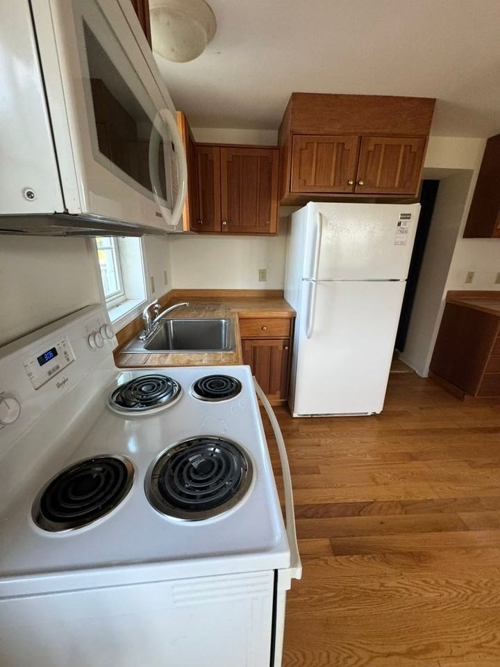 31 Sumner Ln #F - Photo 3 of 13