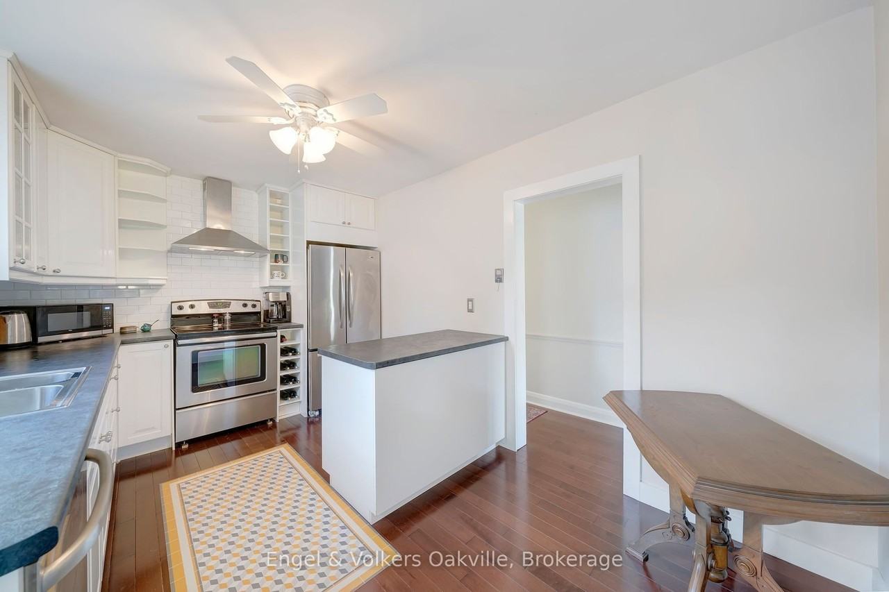 1354 Ontario St - Photo 6 of 24