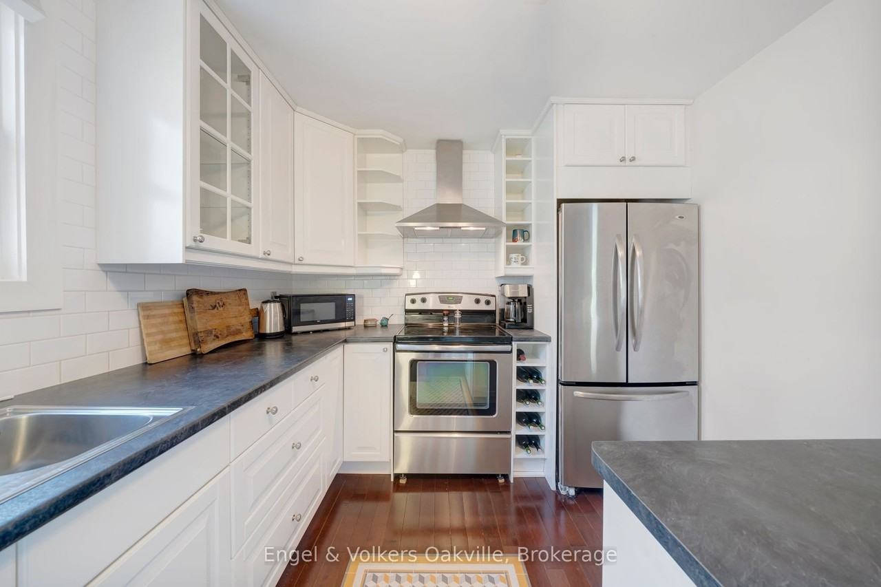 1354 Ontario St - Photo 7 of 24