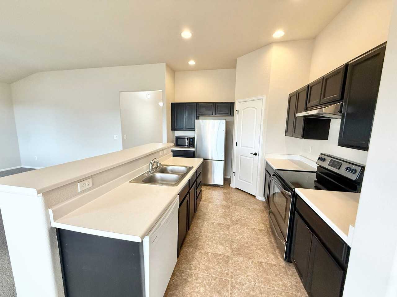 4561 Keagster Dr - Photo 5 of 25