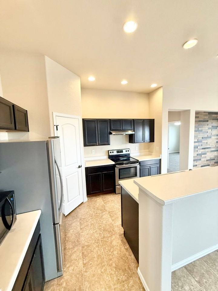 4561 Keagster Dr - Photo 7 of 25