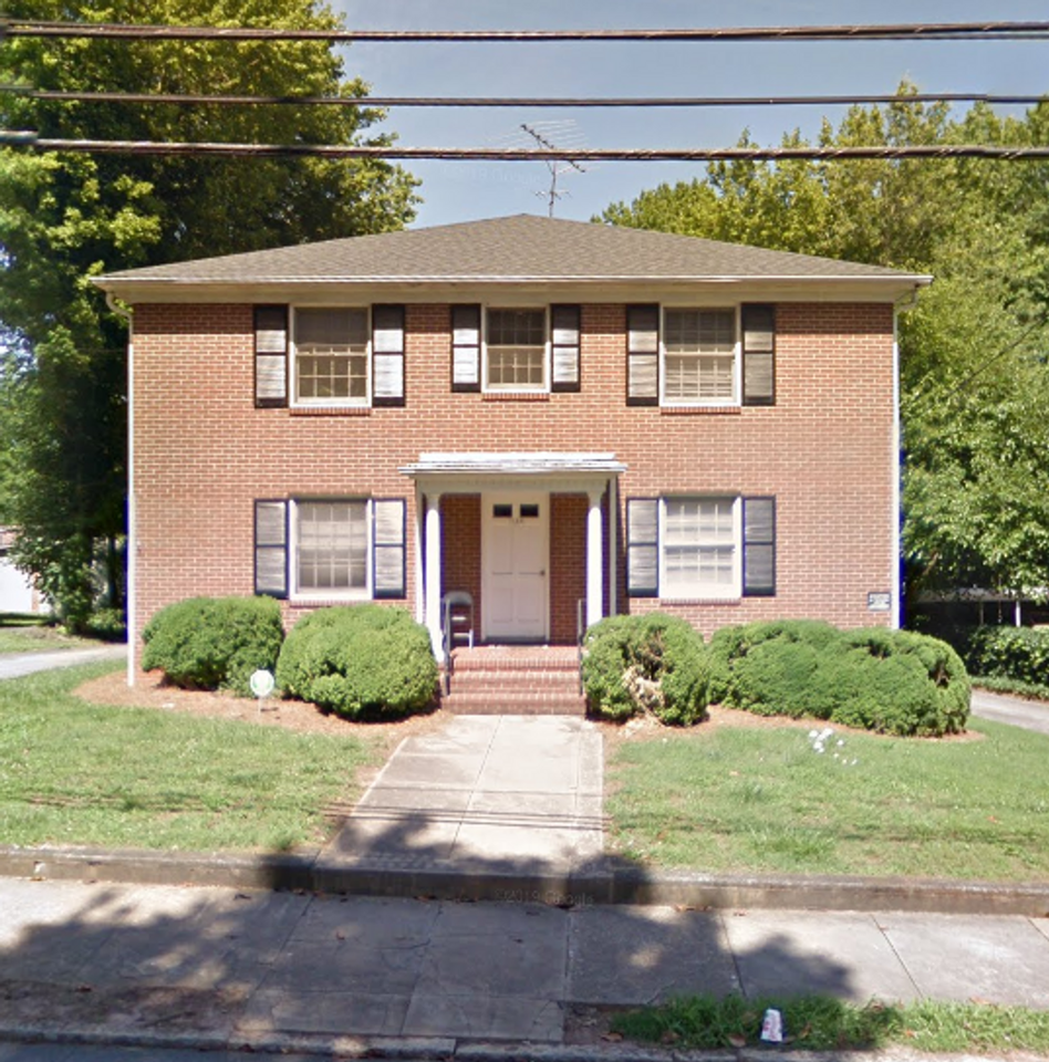 1194 W 4th St #C - Photo 2 of 8