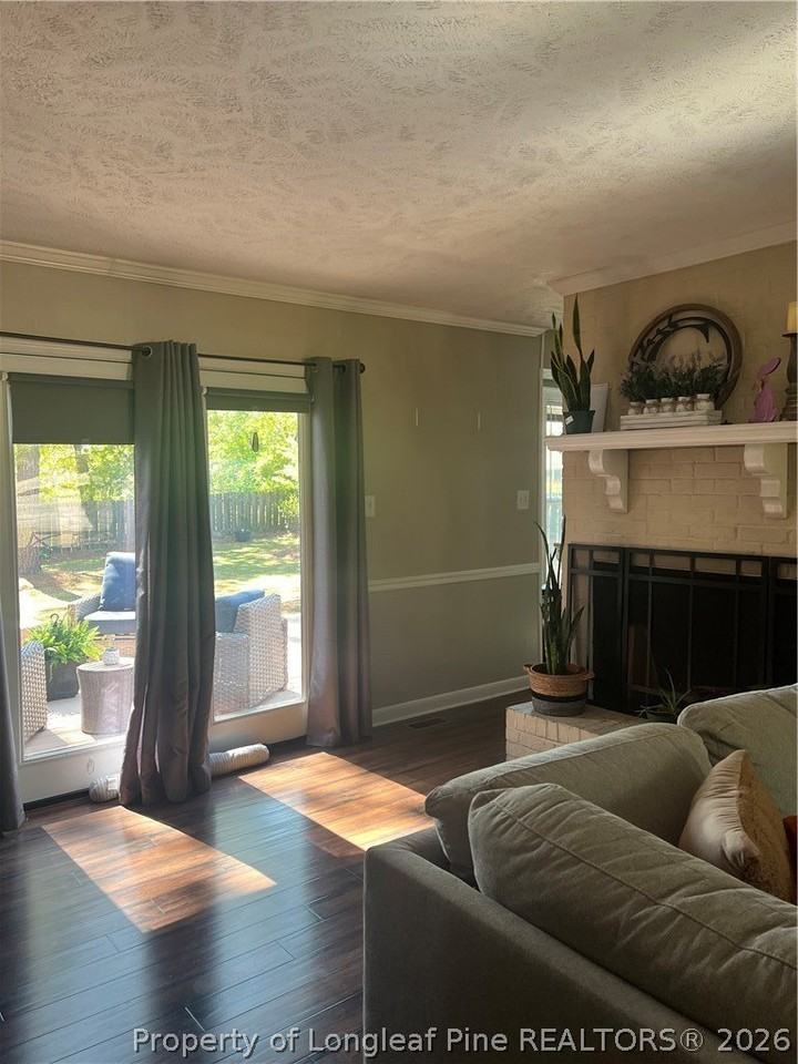 1526 Trevino Dr - Photo 5 of 32