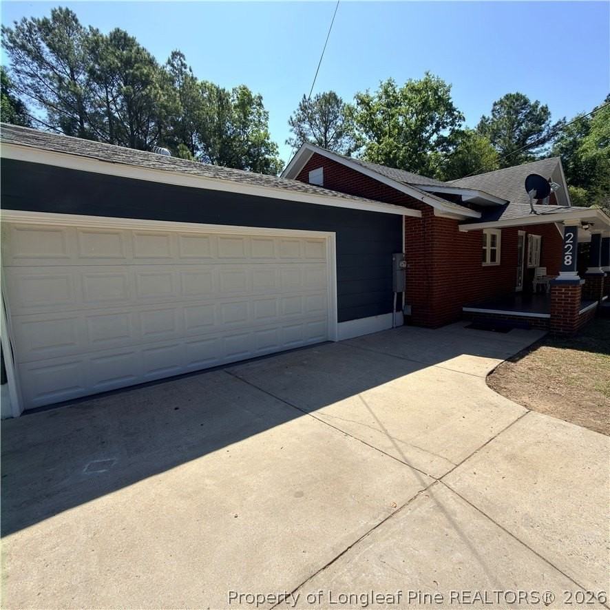 228 Eastwood Ave - Photo 3 of 25