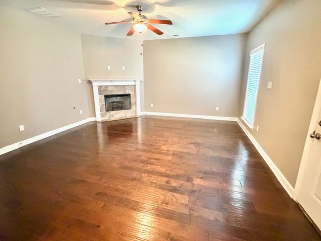 7567 Glenlaurel Way - Photo 2 of 12