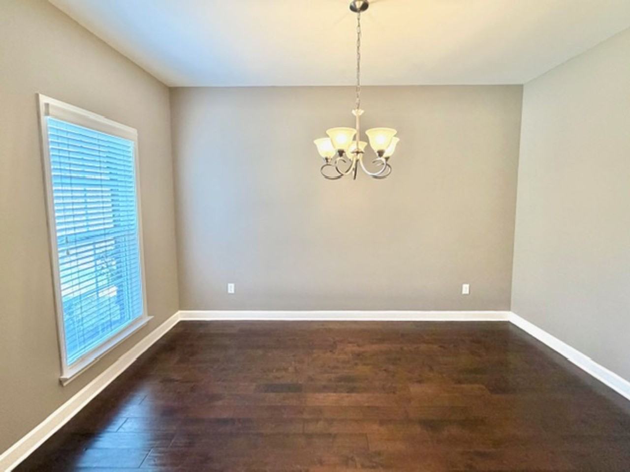 7567 Glenlaurel Way - Photo 3 of 12