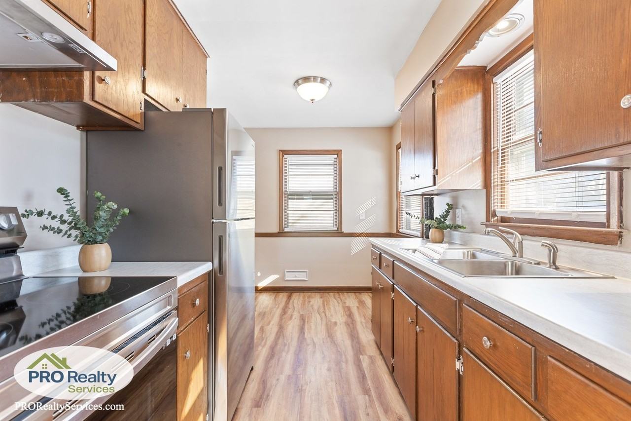 8700 W 35th St - Photo 2 of 22