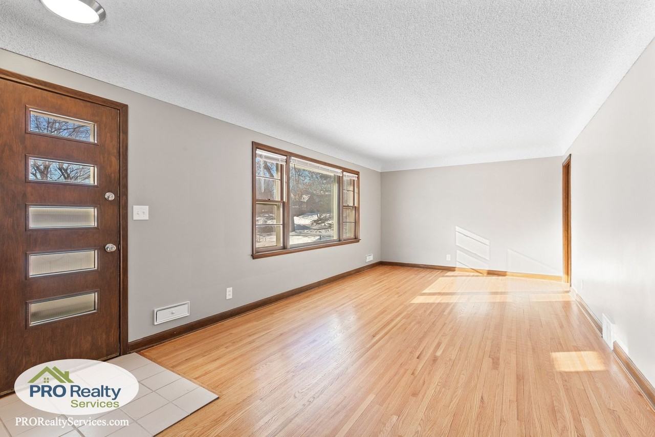 8700 W 35th St - Photo 5 of 22