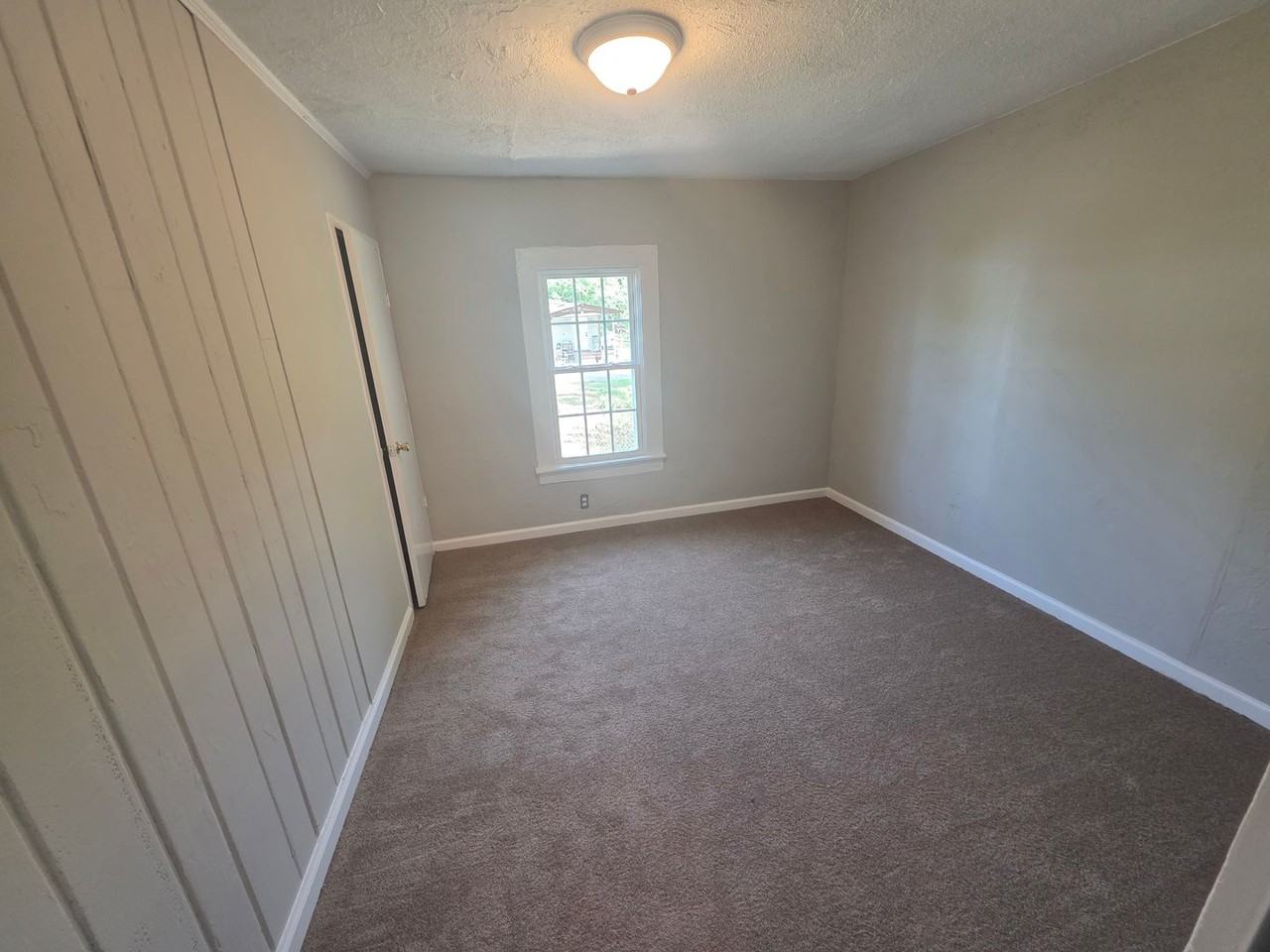 904 Crowder St - Photo 4 of 11