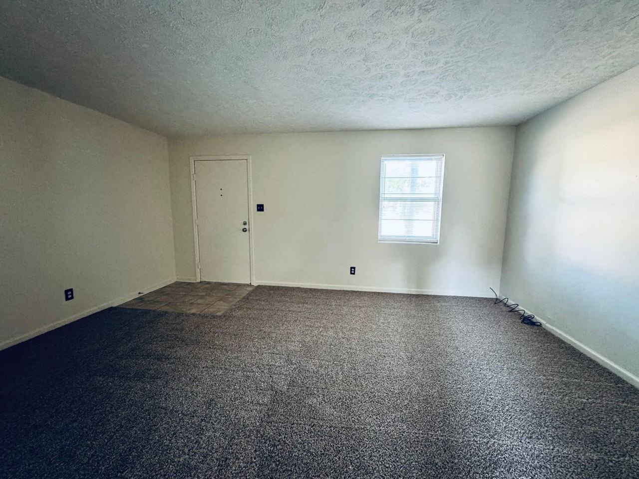 215 Fountain Dr - Photo 2 of 13