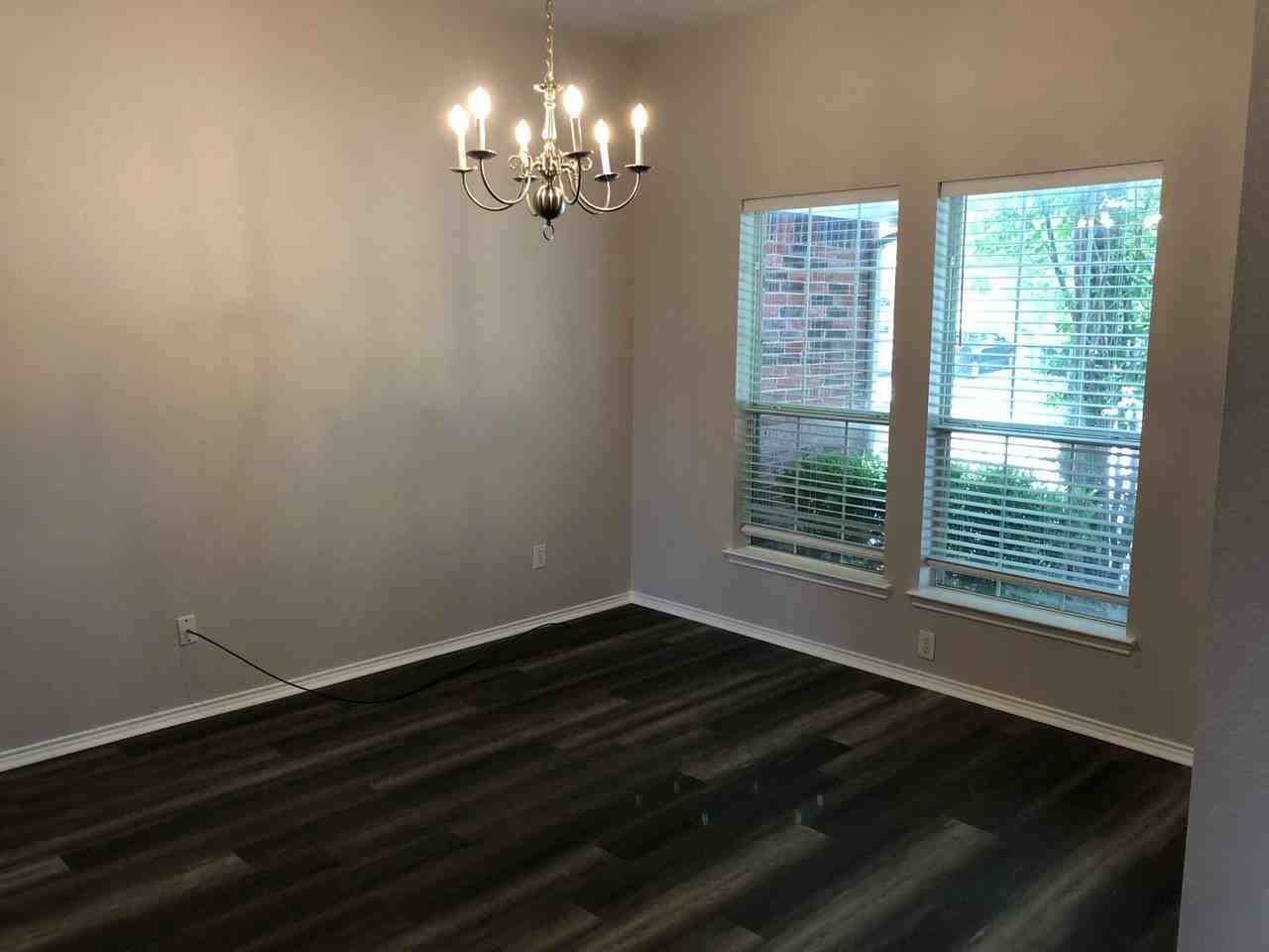 3501 Truman St - Photo 3 of 23