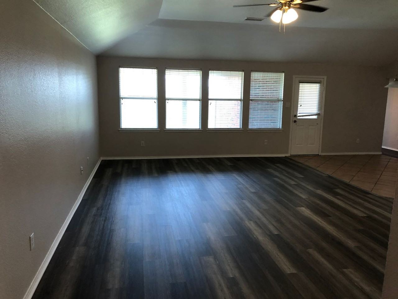 3501 Truman St - Photo 4 of 23