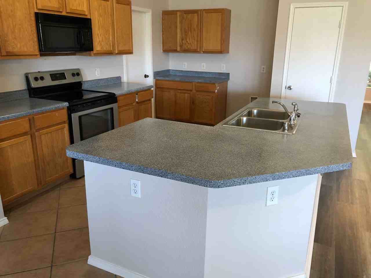 3501 Truman St - Photo 7 of 23