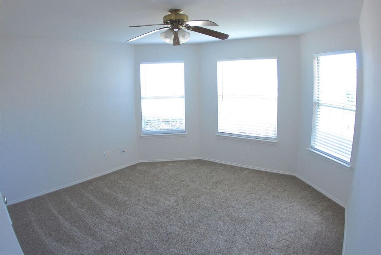 1415 Aztec Trl - Photo 5 of 15