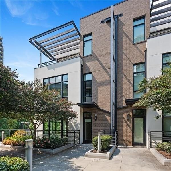 721 Longleaf Dr Ne #6