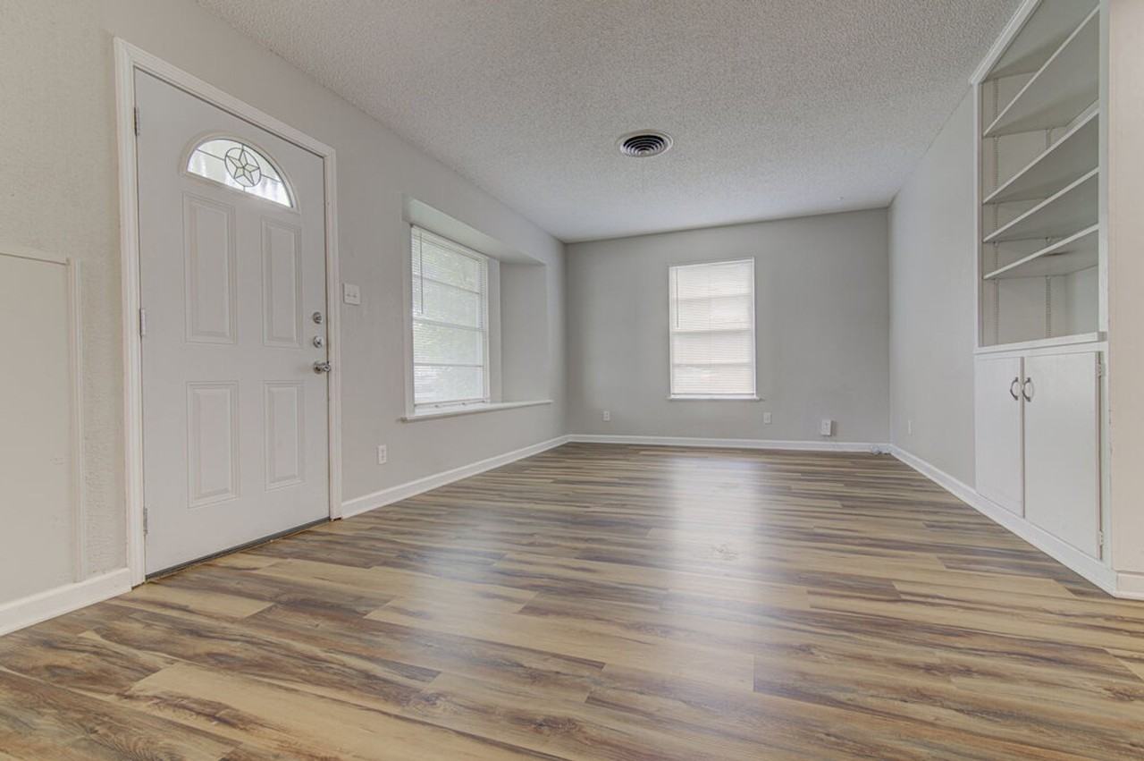 1523 Weyford Dr - Photo 3 of 26