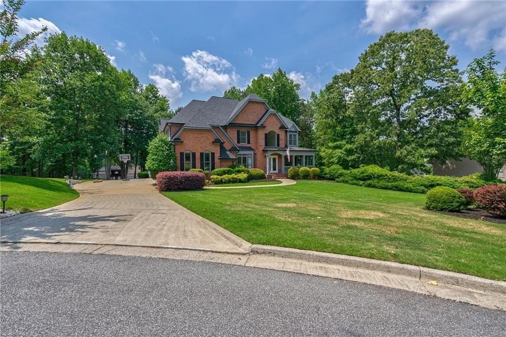 168 Highgrove Dr - Photo 2 of 50