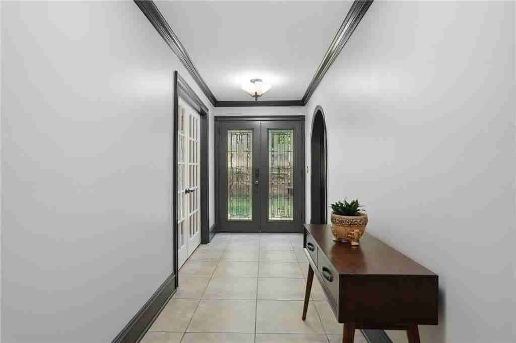 1180 Saint Andrews Cir - Photo 4 of 30