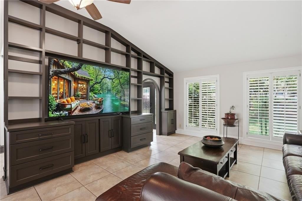 1180 Saint Andrews Cir - Photo 7 of 30