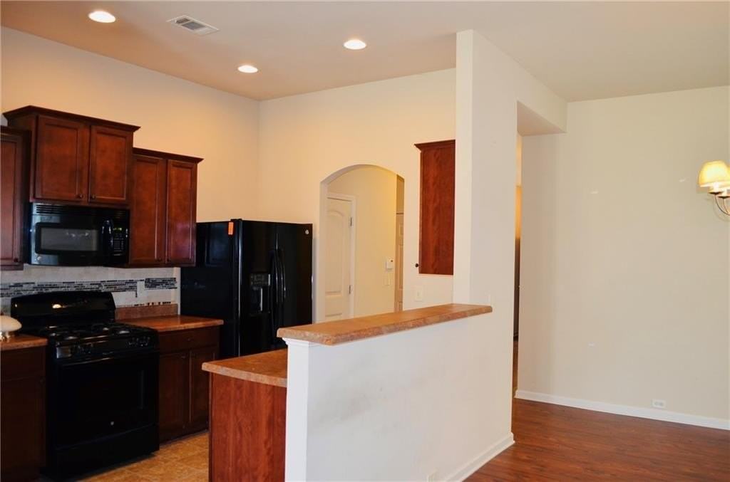 7931 Bluefin Trl - Photo 2 of 10