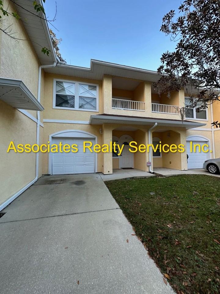 538 Nw 39th Rd - Photo 2 of 11