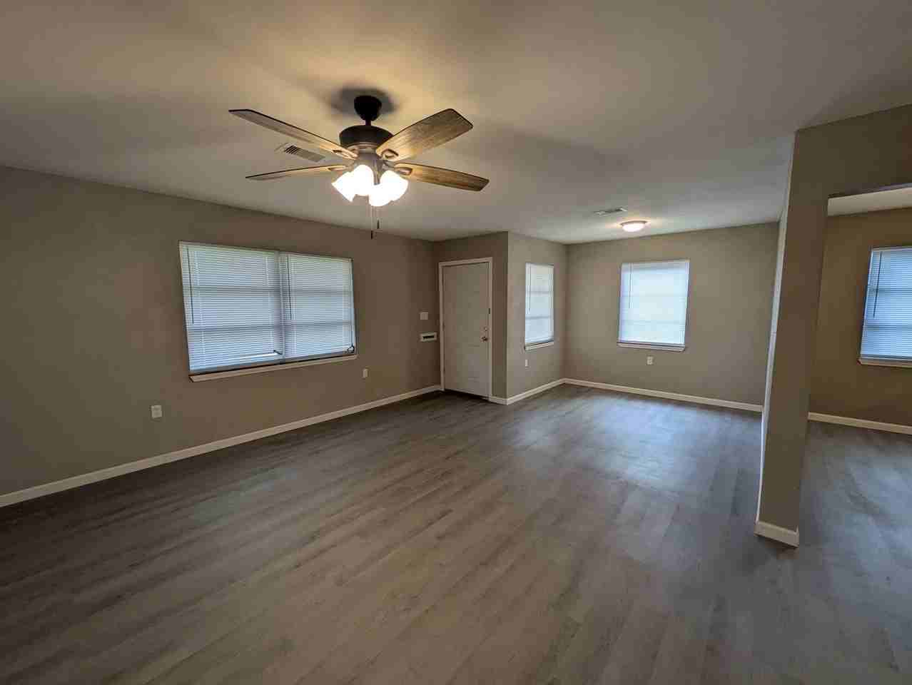 5251 Procter St - Photo 2 of 22