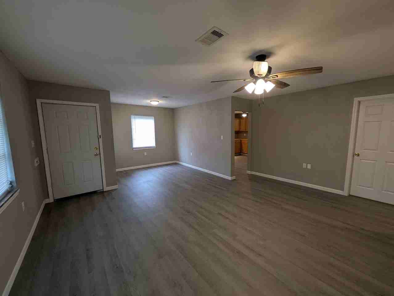 5251 Procter St - Photo 3 of 22